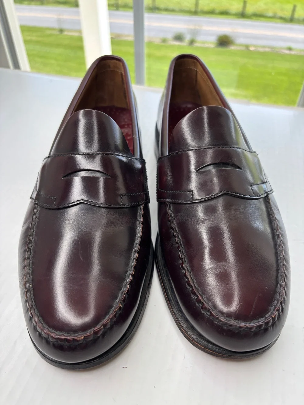 G H Bass Weejuns Penny Loafers Mens Size 9.5 EE Burgundy Leather Classic Preppy